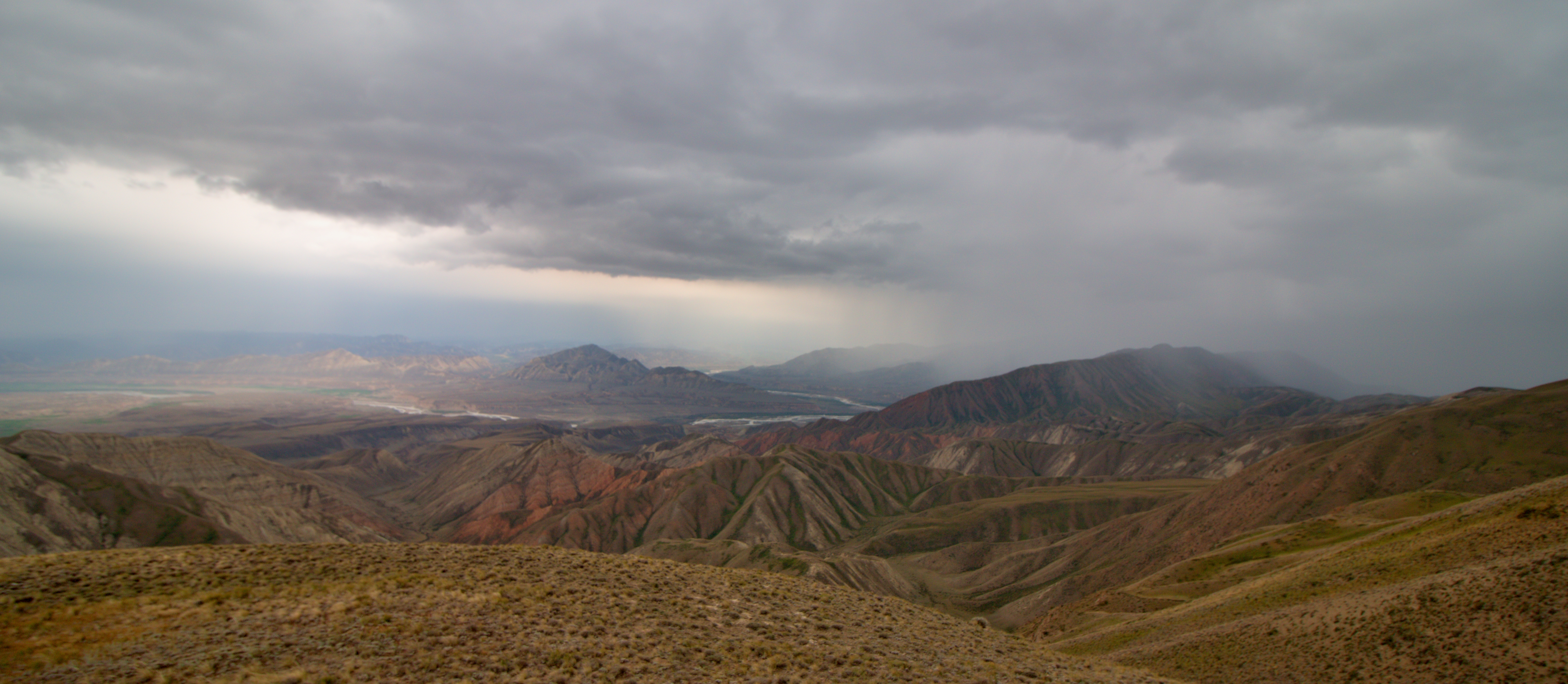 hory centrálního Kyrgyzstánu